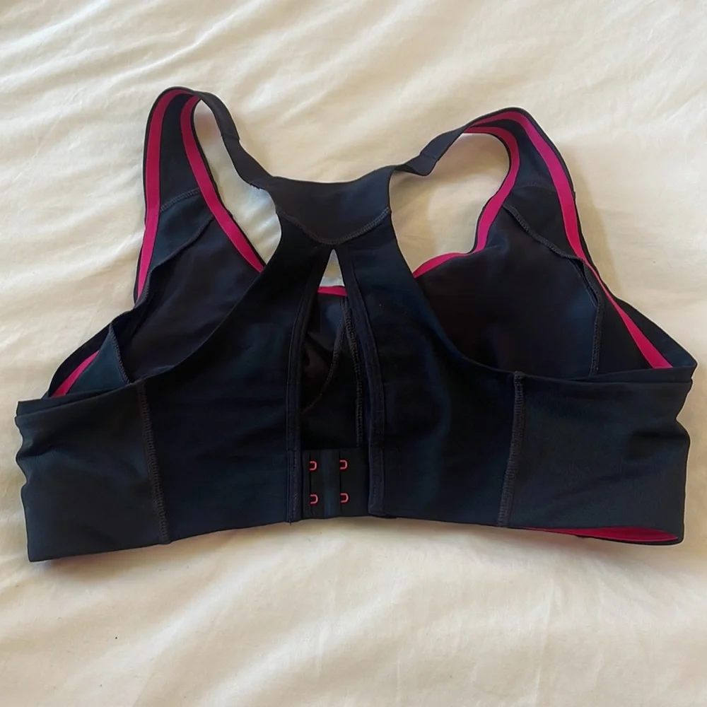 Under Armour bra - Picture 3 of 3